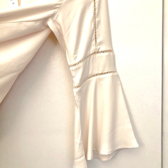 NWT Loft Bell Sleeve Cream Blouse, Size XS - Picture 3 of 4